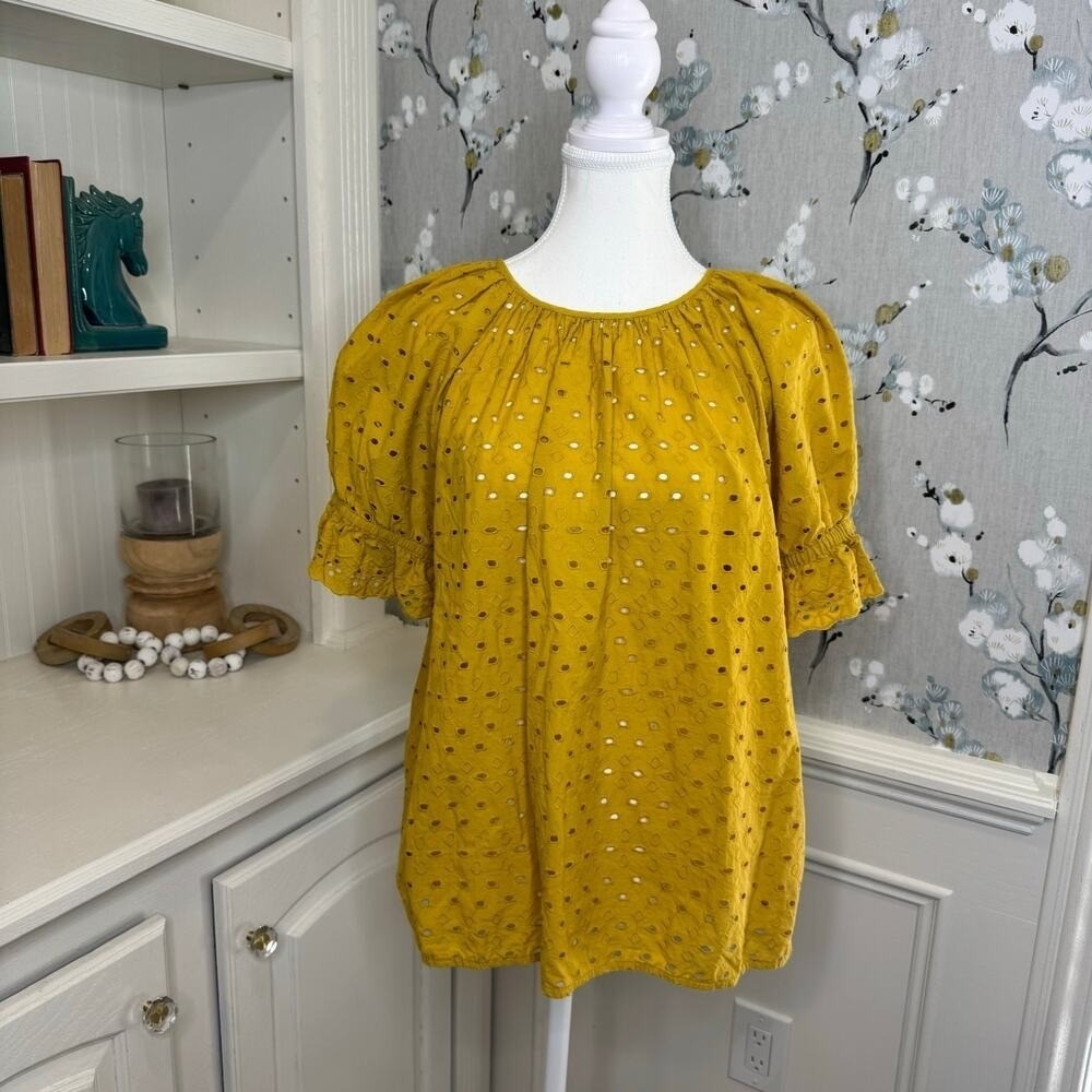 Universal Thread Yellow Short Sleeve Eyelet Blouse - Size Large